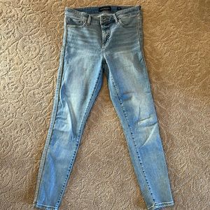 Lucky Brand Ava Super Skinny Light wash Jeans with Gold Piping